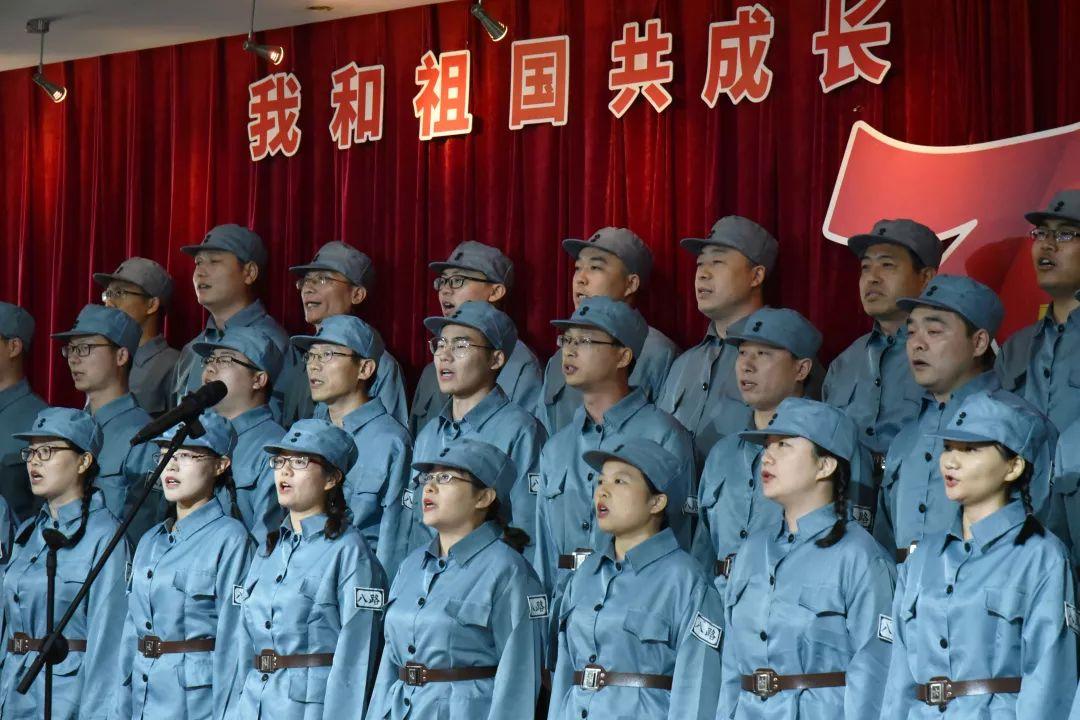 老旧的轿车